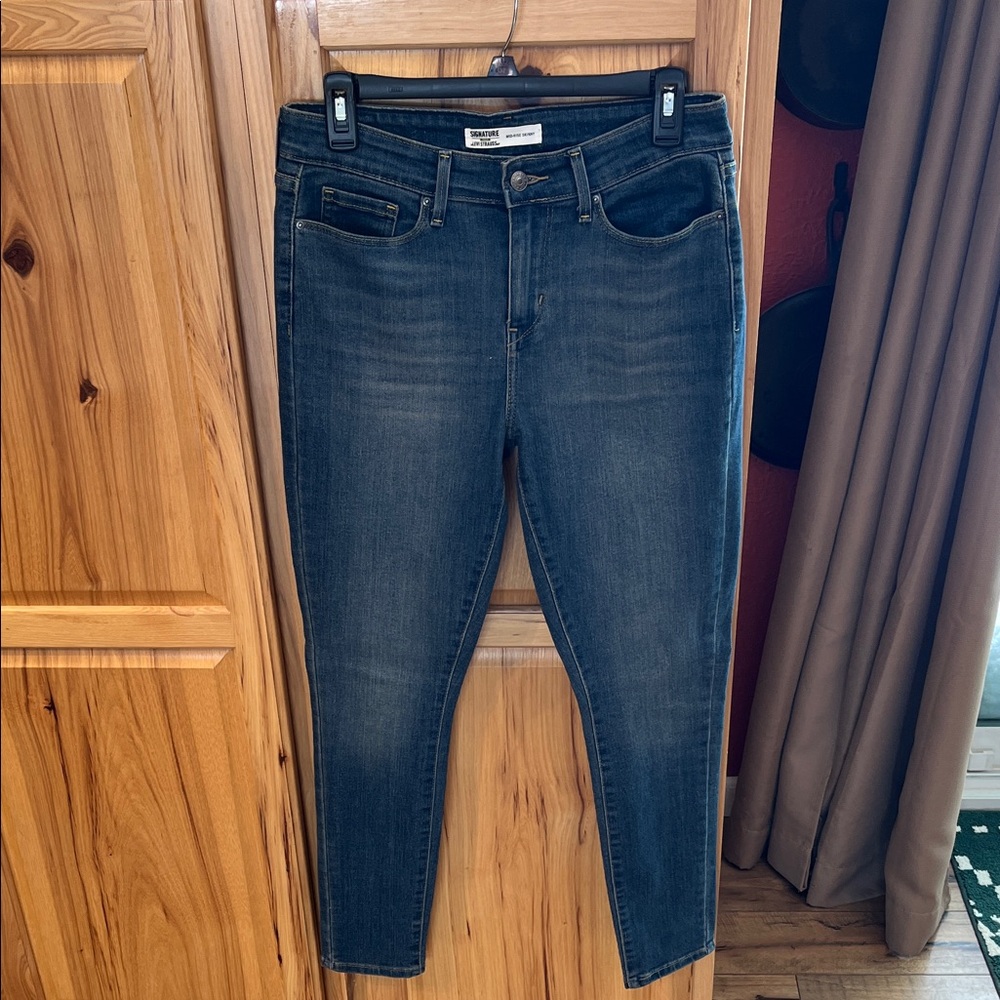 SIGNATURE GOLD BY LEVI STRAUSS Women's Dark Wash Skinny Jeans NWT